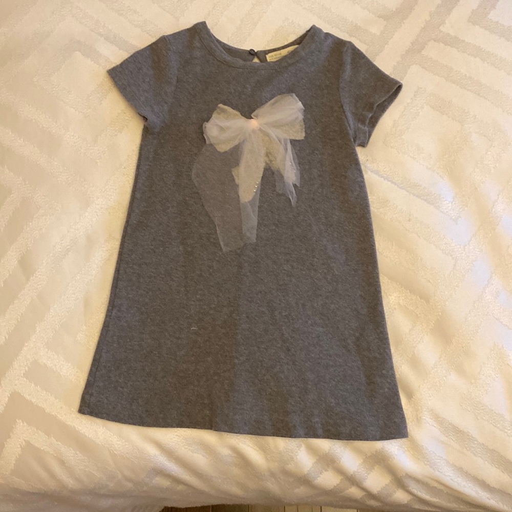 Girls dress with bow. Size 5-6